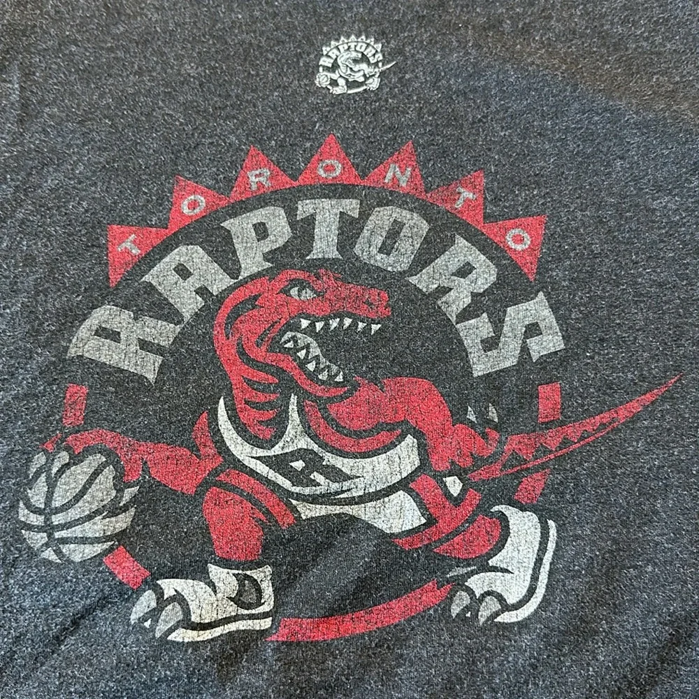Toronto Raptors T-Shirt - Picture 2 of 4